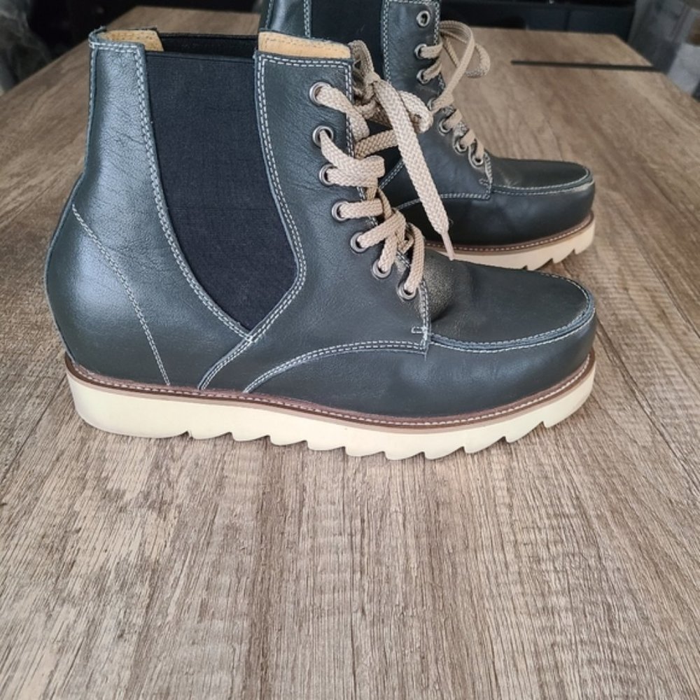 TOTO - A1811 - 3.3" heightening Moc-Toe Boot sz 7